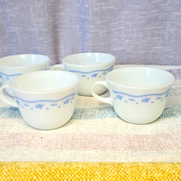 PYREX Floral Teacup Set - Picture 2 of 14